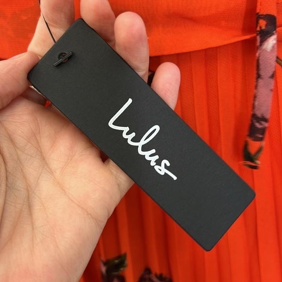 Lulus - NWT Loved By You Red Orange Floral Print Pleated Chiffon Maxi Dress SM - Picture 13 of 13